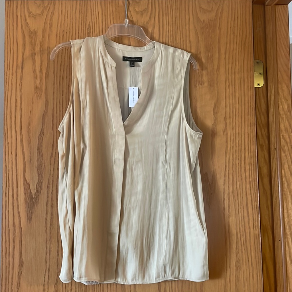 Brand New Vneck Top